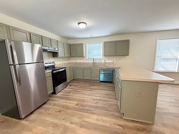 2nd image of 501 Dunbar St SW