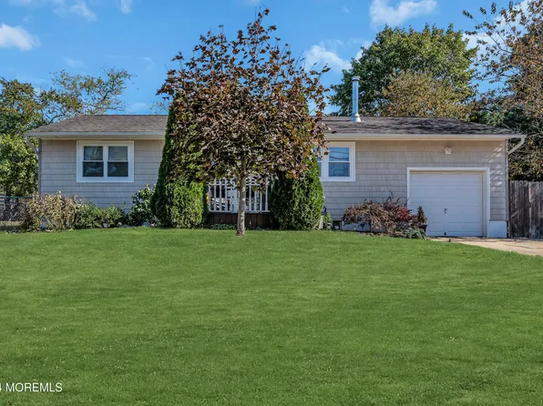 14 Brandies Road, Toms River, NJ 08757