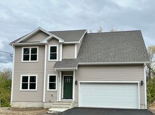 26 Bromont St, Chicopee, MA 01020