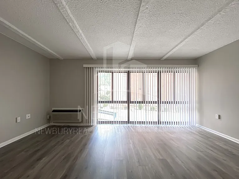 530 N Main Street - The Townhouse. — Photo 124