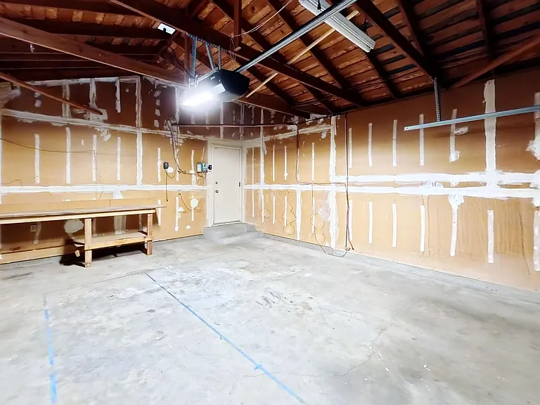 2209 E Palo Alto Ave — Photo 14