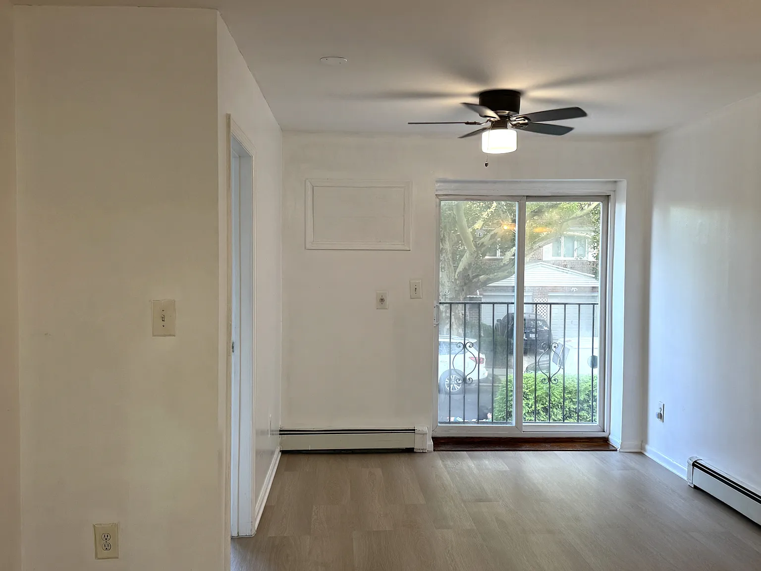 3 bed, 900 sqft, $3,300 — Photo 4
