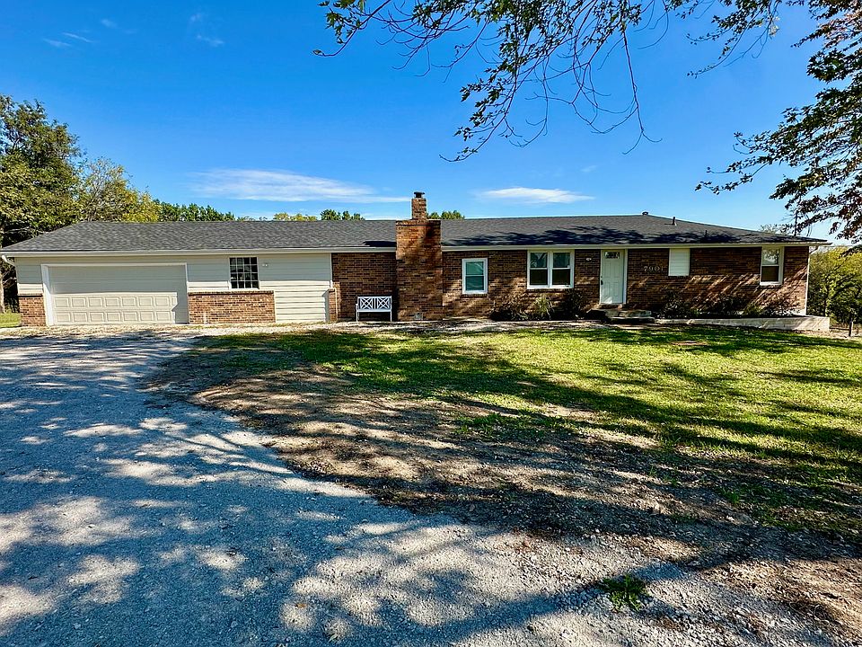 Garage is not accessible to renters - but plenty of driveway space for parking.