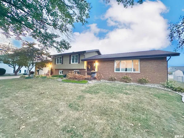 703 Walnut St, Knoxville, IL 61448