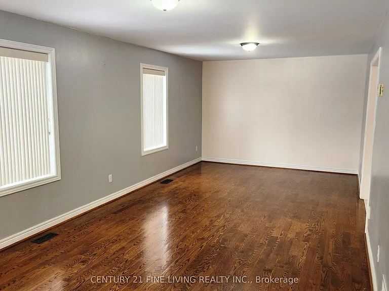 44 Reuben Ave — Photo 8