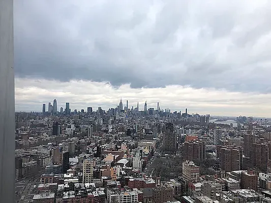 Rented by Gulia Wang, LREB | media 55