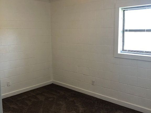 4th image of 203 E Dillard St