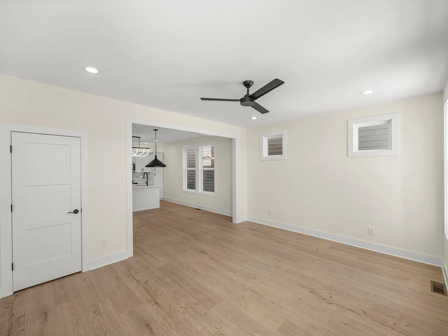 4 bed, $2,895 — Photo 3
