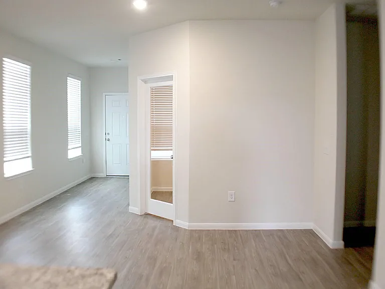 6327 Ballard Brook Ln — Photo 3