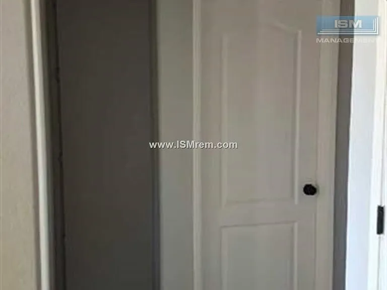 Lake Boulevard Apartment Homes — Photo 7