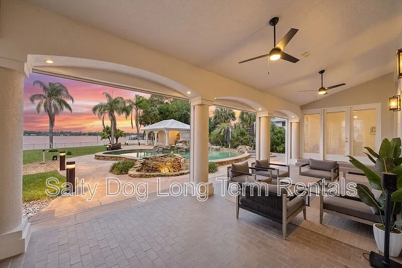 5 bed, 5.0 bath, 5398 sqft, $8,500 — Photo 3