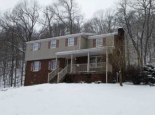 4285 Trouthaven Dr, Murrysville, PA 15668