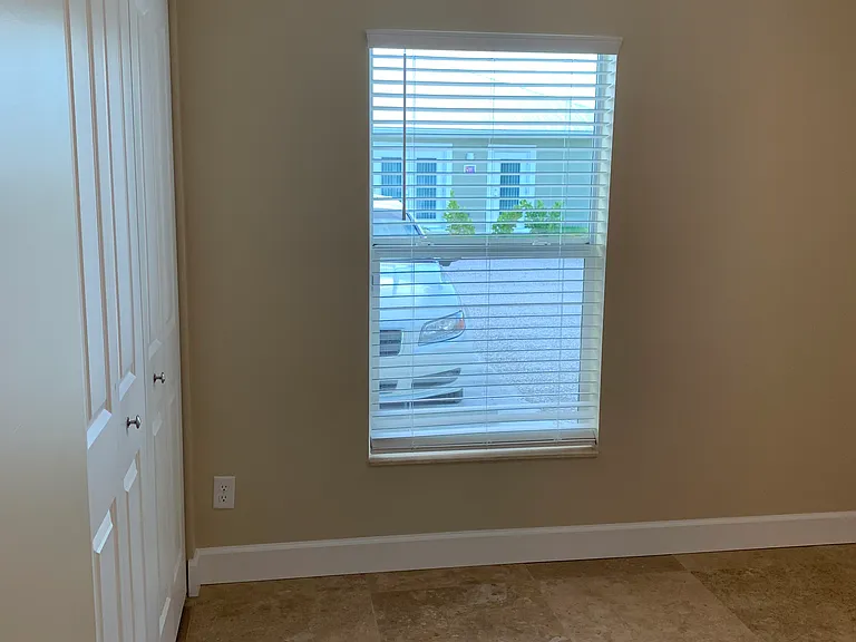 928 NW Spruce Ridge Dr — Photo 14