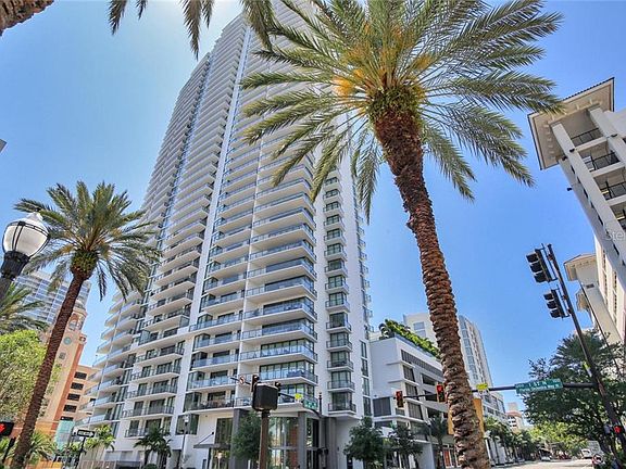 3rd image of 100 1st Ave N #3702