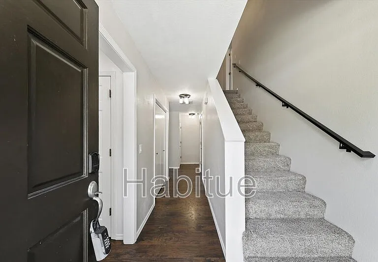2403 W Irene St — Photo 3