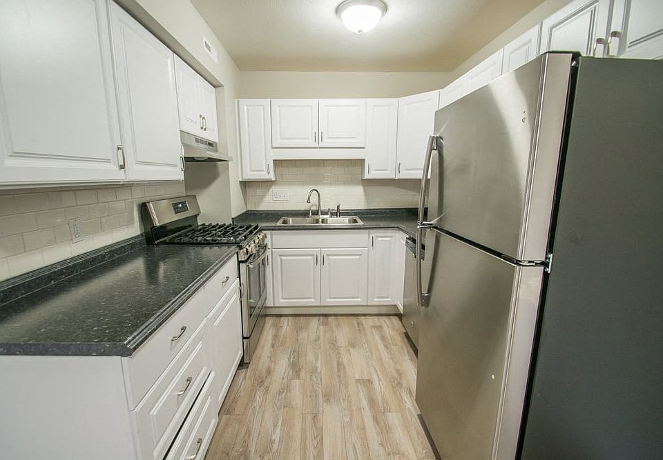 Kitchen Unit 17