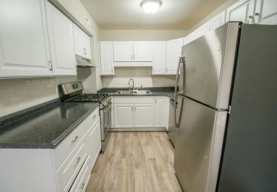 Kitchen Unit 17