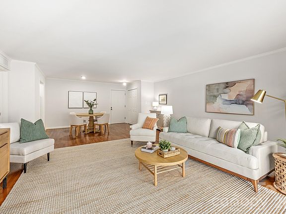 2nd image of 1323 Queens Rd Unit 321