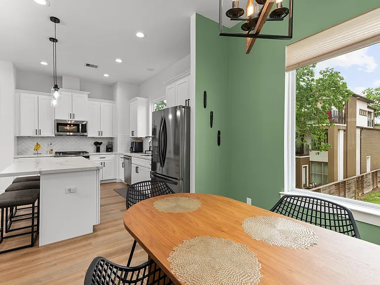 3030 Live Oak St — Photo 16
