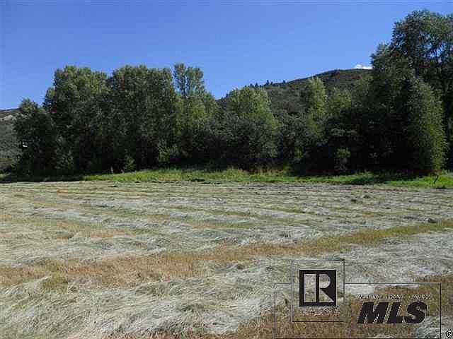 1st image of 49935 Moon Hill Ln