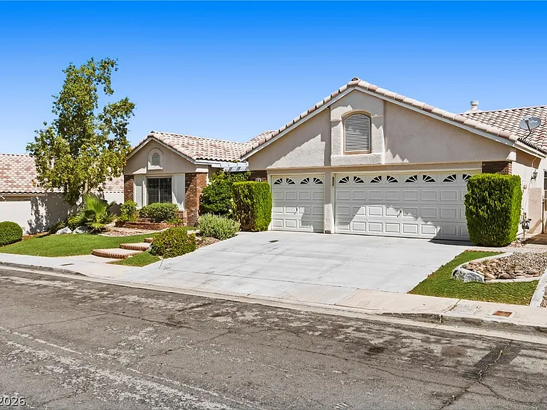 2870 Deerwood Ct — Photo 1