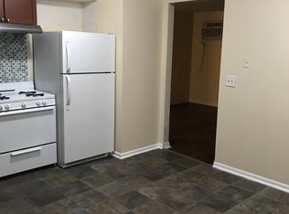 369 Ann St APT 4, South Elgin, IL 60177