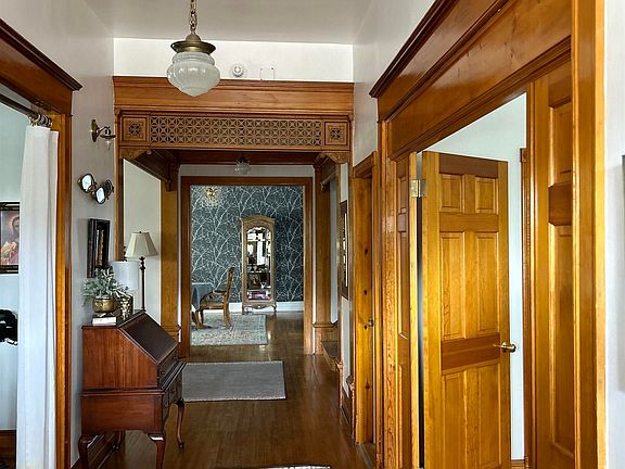 4th image of 925 6th St