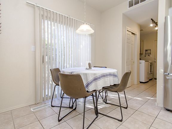 5th image of 10124 Arroyo Crest Dr NW