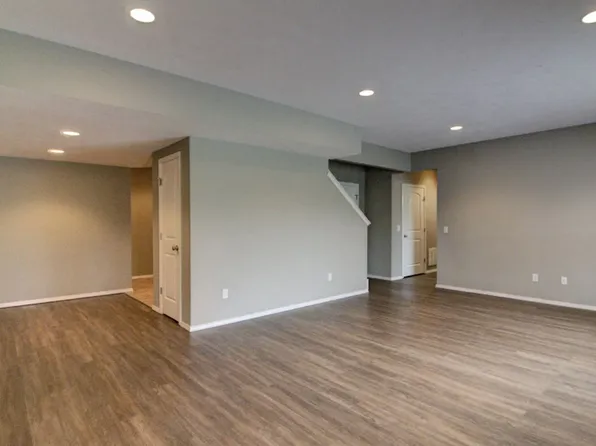 2460 W Spring Water St, Springfield, MO 65803