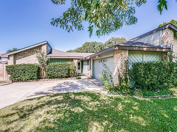 2nd image of 2403 Holly Ct