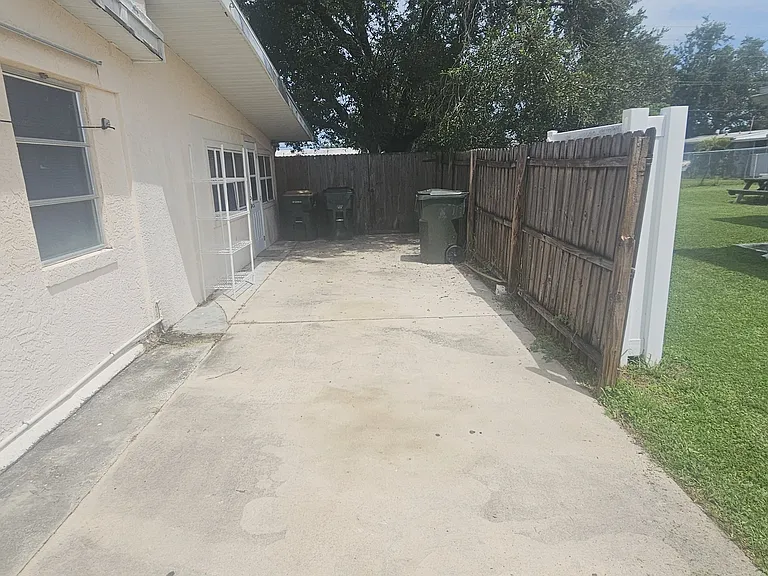 8300 Agress Ave — Photo 22