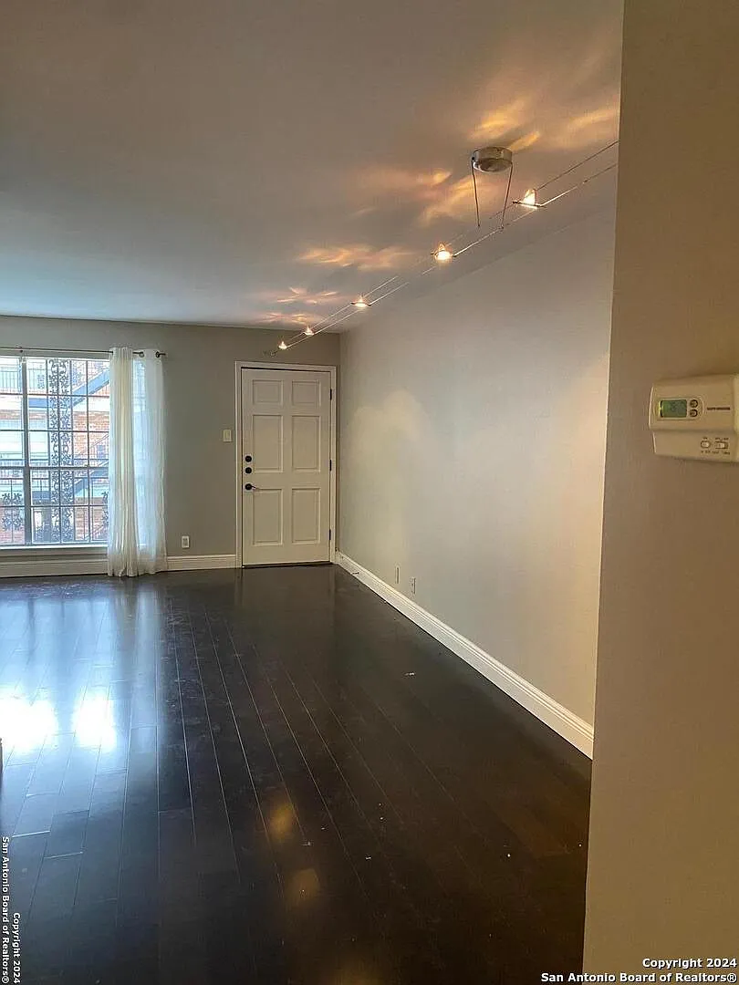 8401 N New Braunfels Ave Apt 219 — Photo 4