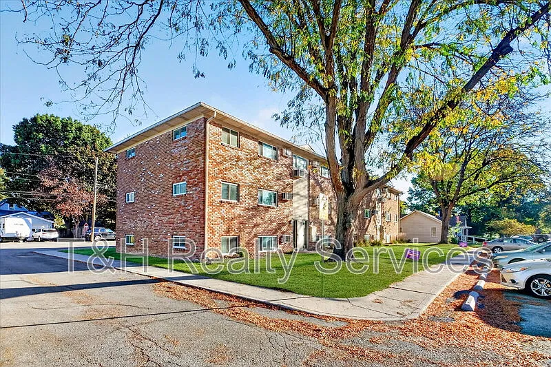 2 bed, 1.0 bath, 775 sqft, $1,000 — Photo 4