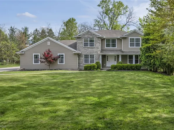 19955 Bowman Dr, Strongsville, OH 44149