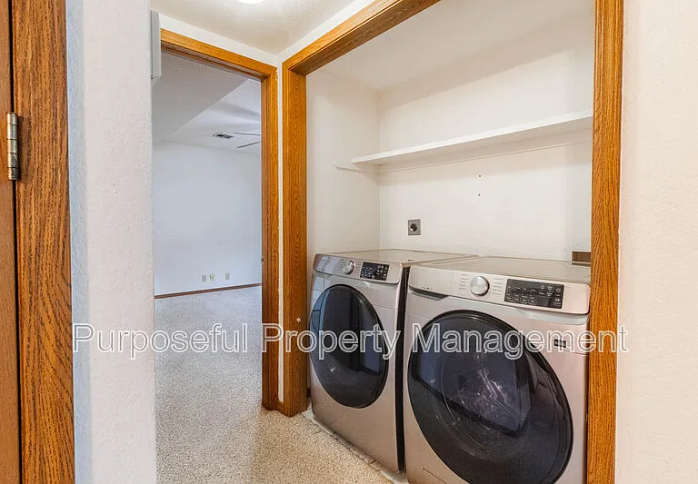216 N Fretz Ave — Photo 24