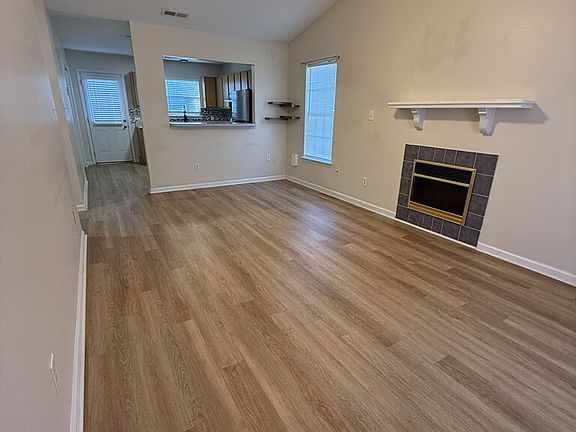 2nd image of 1068 W Pueblo Dr