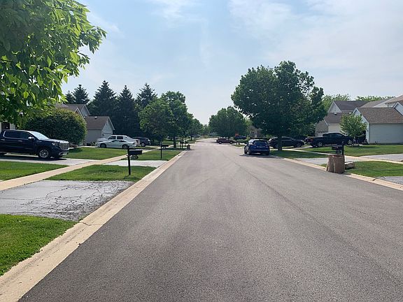 4th image of 49 Woodland Park Cir