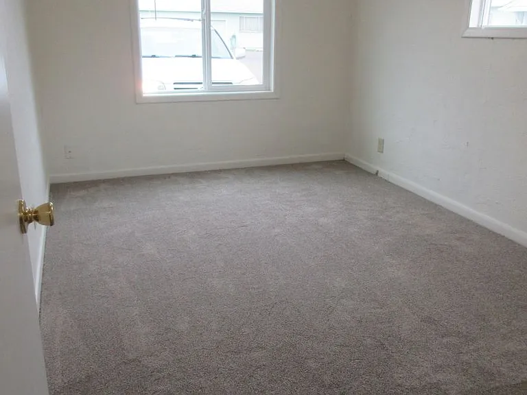 One Bedroom House, Water, Sewer and Garbage are Provided! — Photo 9