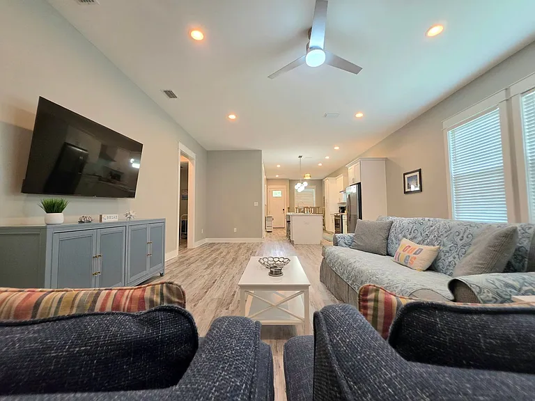 8088 Carmel Cir — Photo 16