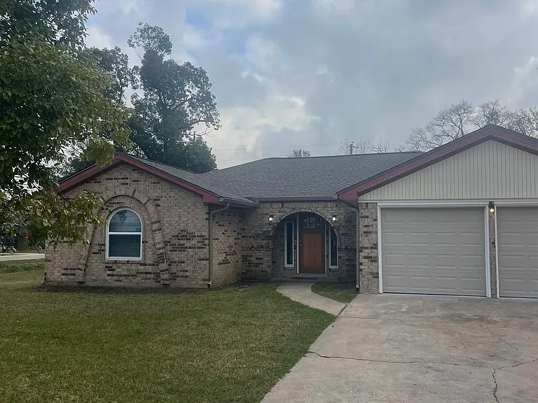 201 San Saba St — Photo 21
