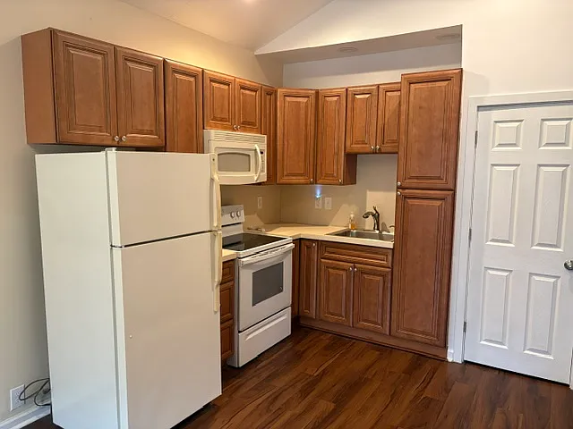 203 Brookside Dr #2 — Photo 3