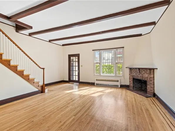 32 Tudor Ter, Brooklyn, NY 11224