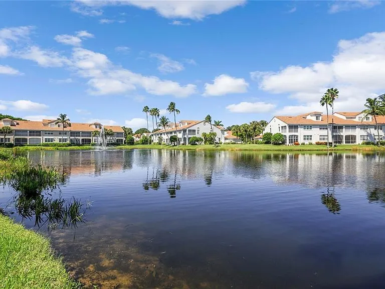 8345 Excalibur Cir #M4 — Photo 17