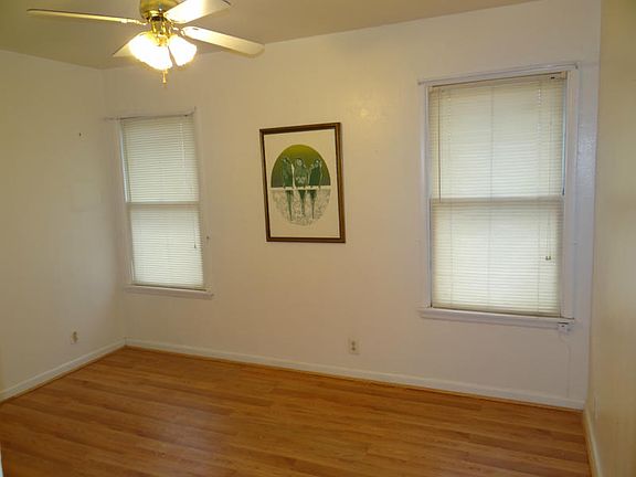 5th image of 816 E Avenue B