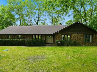 1896 S Lynnwood Dr E, Warsaw, IN 46580