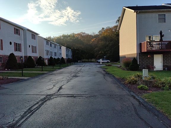 5th image of 103 Thistle Dr
