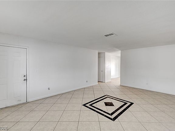 3rd image of 3998 Shady Oak Dr