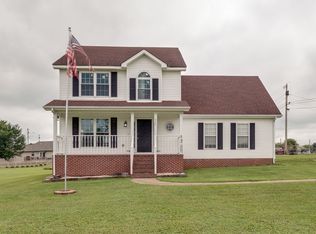 900 Armstrong Ln, Columbia, TN 38401