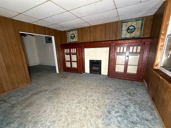3rd image of 2831 Custer Ave