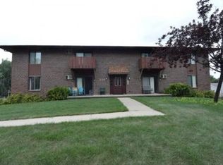 1315 Vandenbroek Rd #9, Little Chute, WI 54140